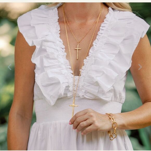 - Elegant Gold Cross Necklace - Picture 5 of 6